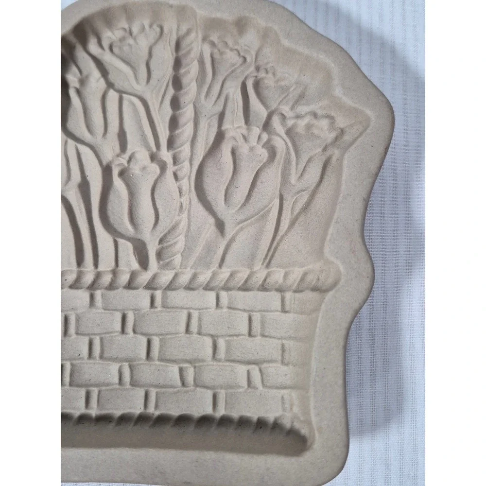 Wilton Stoneware Basket of Tulips Shortbread Cookie Mold 1997